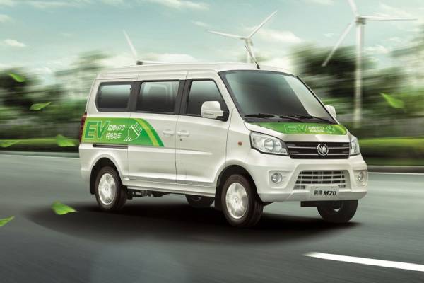 He aha nā mea e mālama ai no ka hoʻouka ʻana i ka Minivan uila?